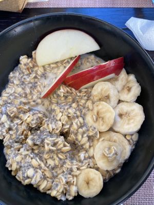 Oat flakes with fruit at VEG in Split