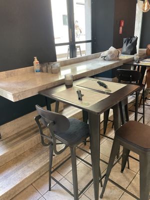 Mesas  at VEG in Split