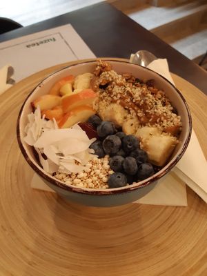 Açai bowl at VEG in Split