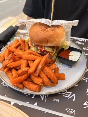 Say cheeseburger   at VEG in Split