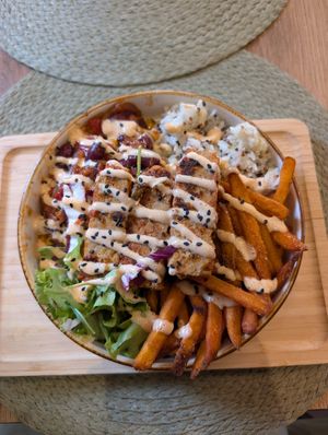 Tempeh salad at VEG in Split