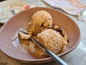 Ice cream at VEG in Split