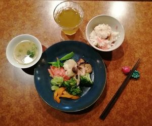 Le menu vegan du jour à 1500 yens at Rakuraku in Kyoto