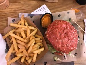 Californian Star Burger at Space Burger in Vienna