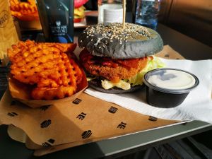 Big Bang BBQ Burger with Sweet Sun Fries and Lime Mayo at Space Burger in Vienna
