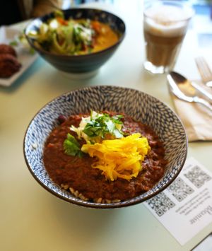 Spicy Chili Sin Carne at Le Botaniste - Bailli in Brussels