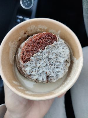 Brownie chocolat sauce noix de cajou at Le Botaniste - Bailli in Brussels