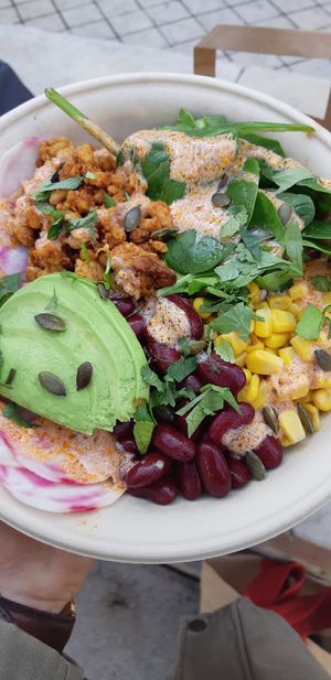 Maya bowl at Ici la terre in Bordeaux