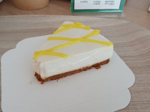Cheesecake at Ici la terre in Bordeaux
