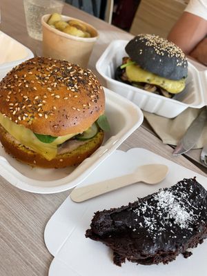 Burgers, potatoes and brownie  at Ici la terre in Bordeaux