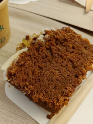 Carrot cake at Ici la terre in Bordeaux