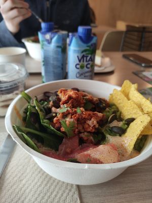 Large Maya bowl at Ici la terre in Bordeaux