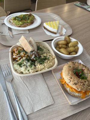 Lemon cheesecake is 5/5.   at Ici la terre in Bordeaux