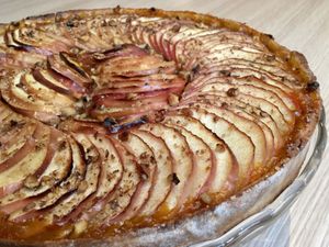 Automn tart: pumpkin, apple and nuts 🍎🍂 at Ici la terre in Bordeaux