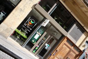 facade at Ici la terre in Bordeaux