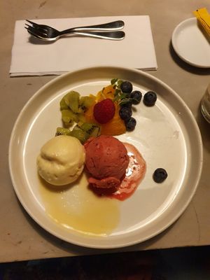 Vegan ijsproeverij at Eetcafe Plan B in Leusden