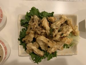 Black pepper oyster mushroom at Veggie Lin Garden in Astoria