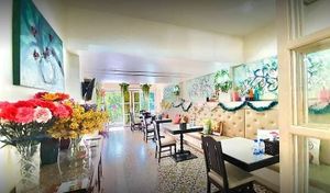 Main room at Shewe Vegan & Vegetarian Cafe in Chiang Mai