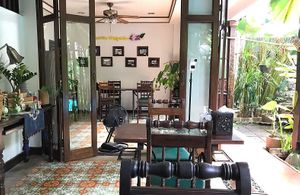 Courtyard at Shewe Vegan & Vegetarian Cafe in Chiang Mai