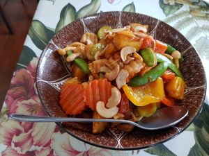 Stir-fried veg sweet and sour at Shewe Vegan & Vegetarian Cafe in Chiang Mai