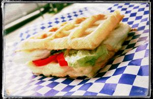 Sándwich waffle at La Ruta del Chai in Mexico City