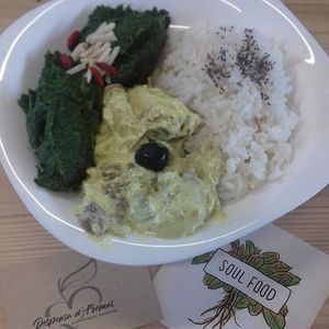 Vegan Seitan Steaks with Mustard Sauce at Despensa d'Aroma in Sintra