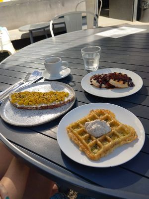 Comida, 2 espressos e 1 água deu R$ 92 at Mornings in Curitiba