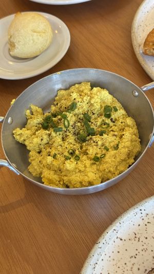 Tofu revuelto  at Mornings in Curitiba