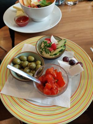 Vegan breakfast platter (two buns included) at April in Feldkirch