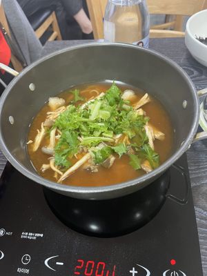   at Dotori Kalguksu in Seoul