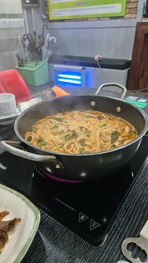  at Dotori Kalguksu in Seoul