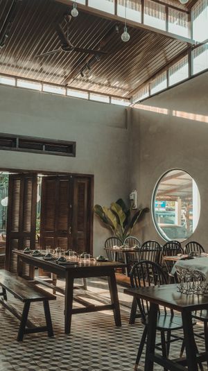 Lá Gốm's Ambiance at La Gom Kitchen in Phu Quoc