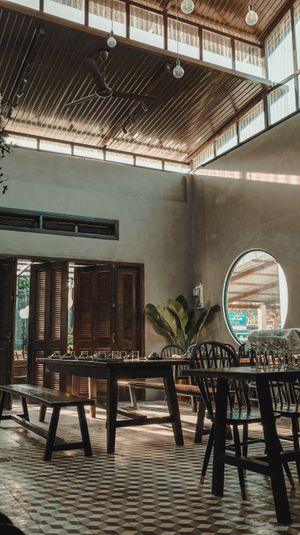Lá Gốm's Ambiance at La Gom Kitchen in Phu Quoc