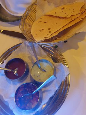 Appetizer (green sauce is not vegan) at Palast der Winde in Munich