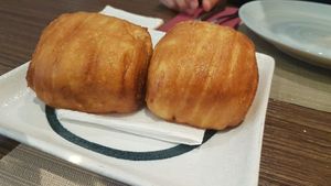 Chinese fried bread at Chun in Madrid