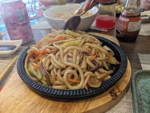 Udon con verduras a la sartén at Chun in Madrid