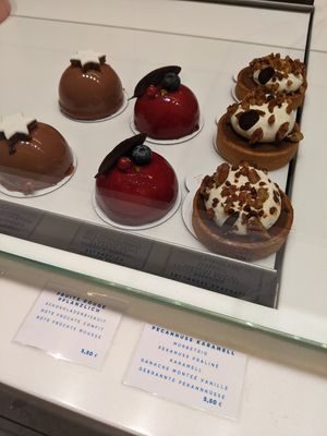 mixed berries (on the left side) at Pâtisserie Ludwig in Karlsruhe