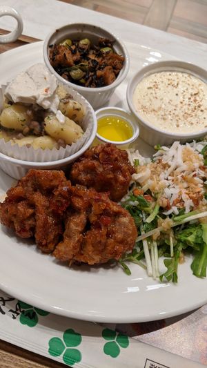 ニョッキ、からあげ、サラダ、豆腐、ひじき at Upgrade Plant Based Kitchen in Osaka