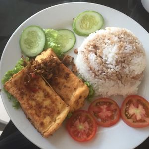 fried tofu with chilli and rice! (YUM) at Vegan Heaven in Da Lat