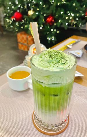 Vegan matcha coconut latte at Vegan Heaven in Da Lat