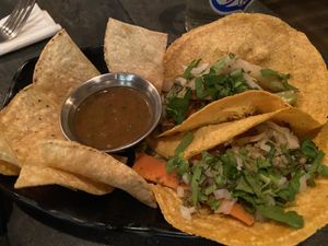 Mini tacos with local veggies in green mole sauce #Veganuary at Taco Taco in Monteverde