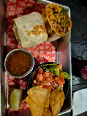 Crispy Fried Avocado vegan at Taco Taco in Monteverde
