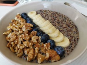 Porridge without honey at Little Cove Espresso in New Territories