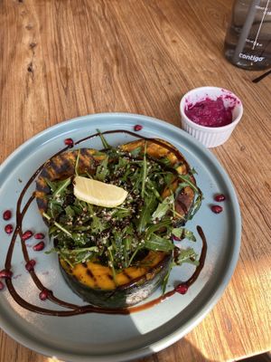 Roasted pumpkin with beetroot hummus on the side ( all vegan 🌱 ) at Little Cove Espresso in New Territories