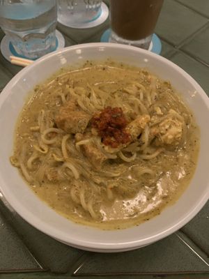 Laksa at Privé - Tiong Bahru in Central Singapore