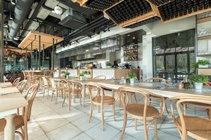 Restauracja H12 fish/pasta&grill at H12 in Wladyslawowo