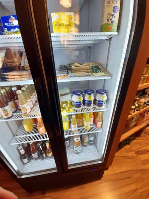 Im Kühlschrank gibt es vegane Wurst und Butter at Mulinbeck in Budingen