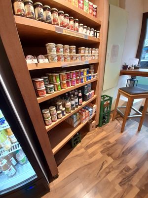 Eine Menge Bio-Aufstriche,etc. at Mulinbeck in Budingen