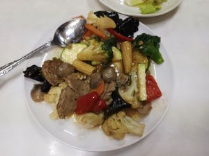 Vegan meat with stir fried veggies at Banwarou in Yokohama