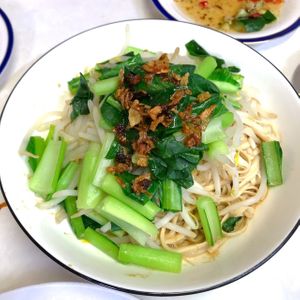 胡麻風味の汁なし麺  at Banwarou in Yokohama